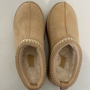 NWOT Womens Altard State Cozy Slip-On Suede Lined Slipper - Tan